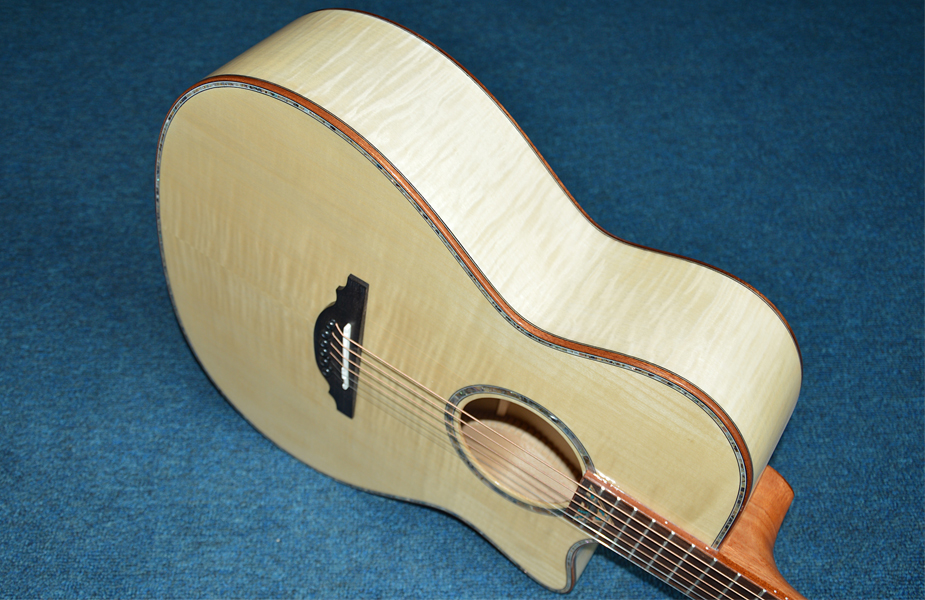 (4400) k13 41寸全虎纹枫木单板 - 广州新文乐器有限公司